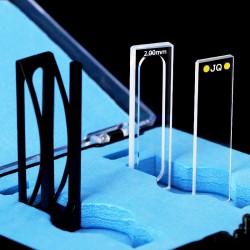 Quartz Demountable Cuvette with Holder, 2mm Pathlength, 600 uL, Molded, QG24020-2